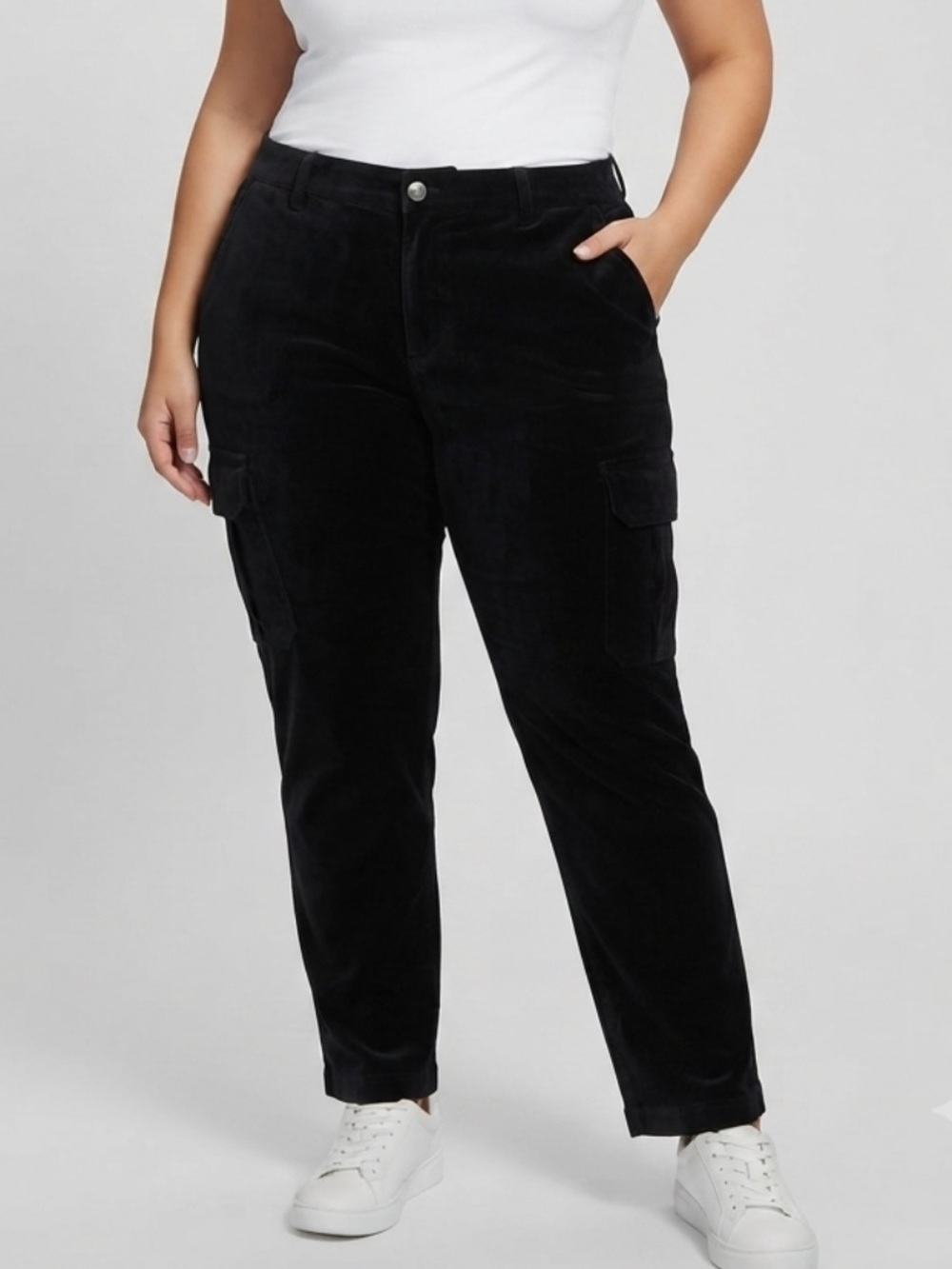 NWT GUESS Plus Size Black Velvet-like Straight-Leg Cargo Pants 38x32